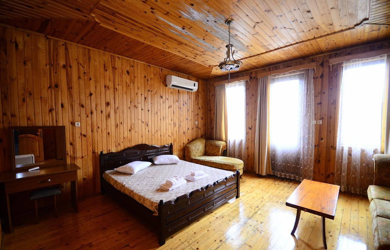 Zebo Hotell Batumi Exteriör bild
