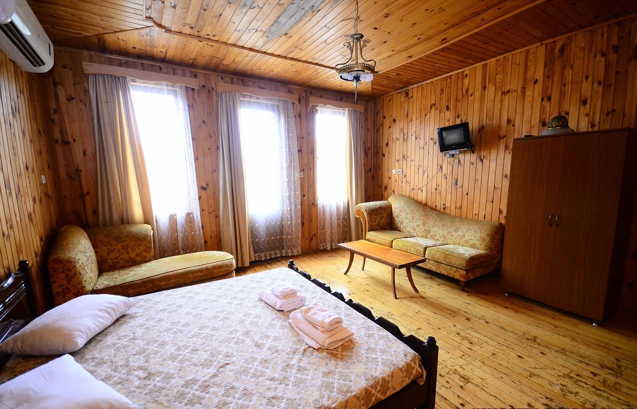 Zebo Hotell Batumi Exteriör bild